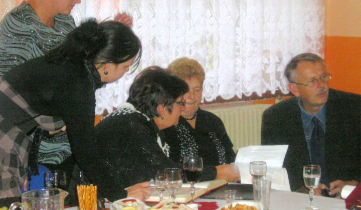 Posedenie z príležitosti k úcty k starším r. 2012