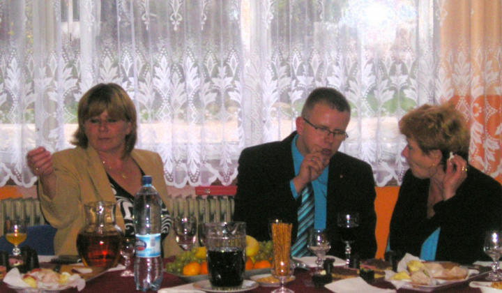 Posedenie z príležitosti k úcty k starším r. 2012
