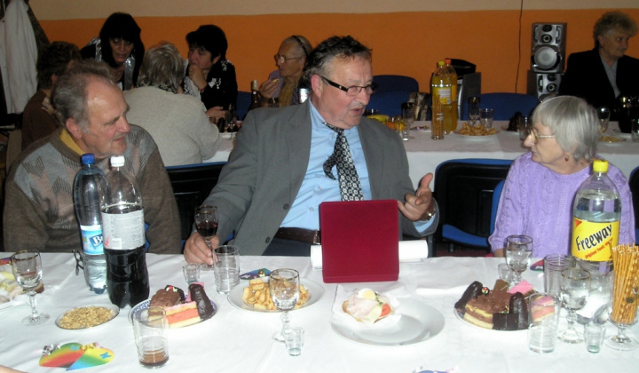 Posedenie z príležitosti k úcty k starším r. 2012