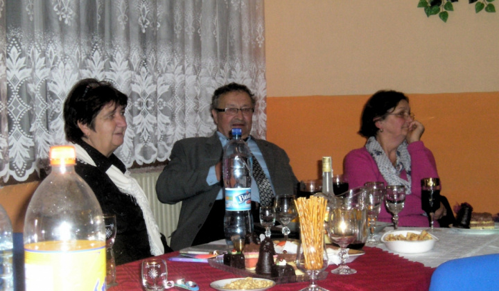 Posedenie z príležitosti k úcty k starším r. 2012
