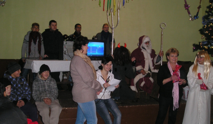 Posedenie pod jedličkou r.2011